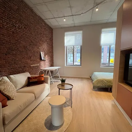 Apartment Modern In With Parking *