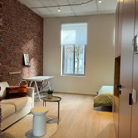 Apartment Modern In With Parking Bree