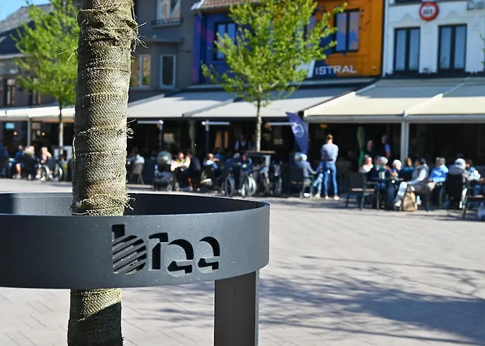 Modern In With Parking Apartment